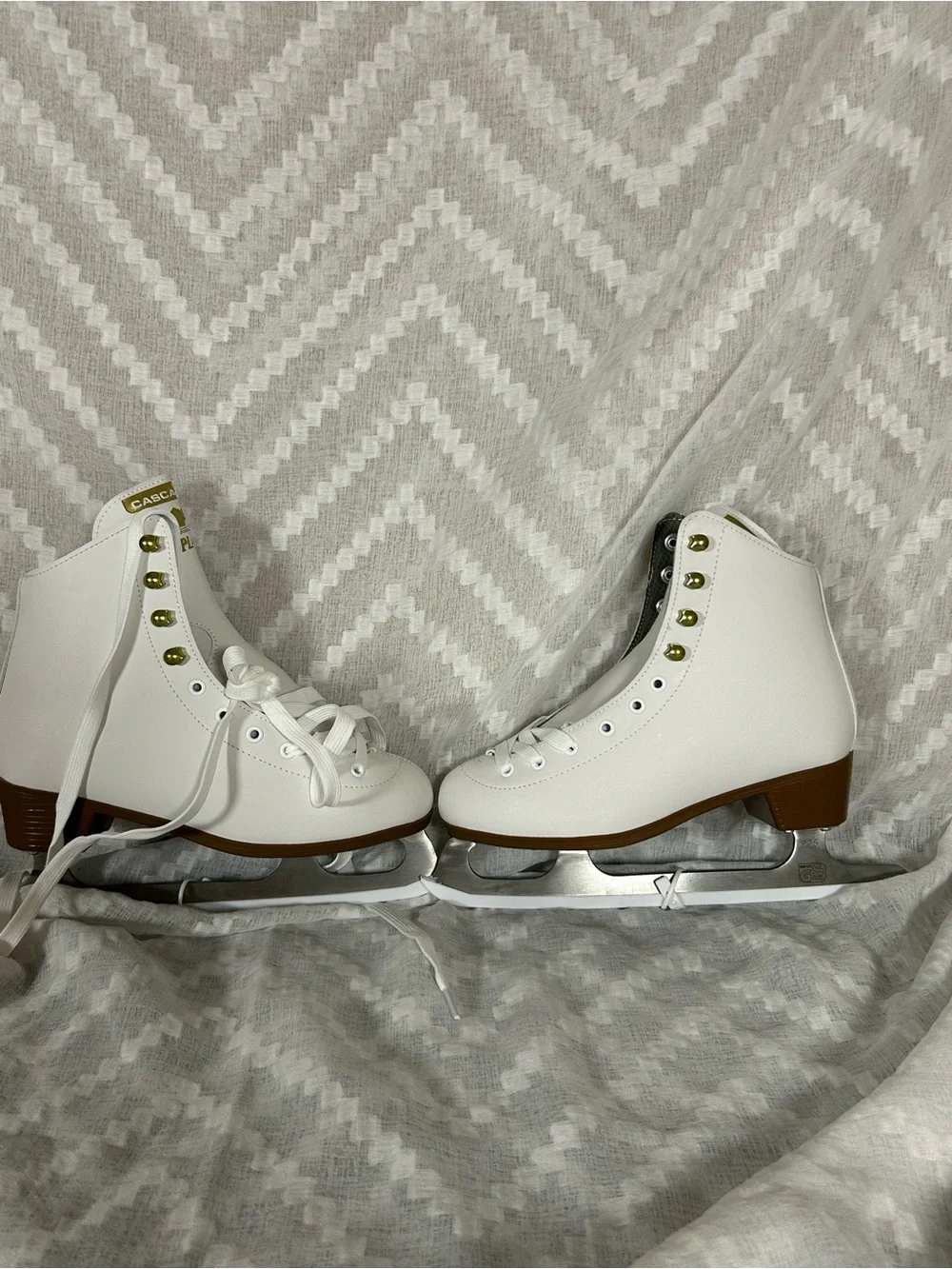 Lake Placid Cascade White Women's Ice Skates - Classic White